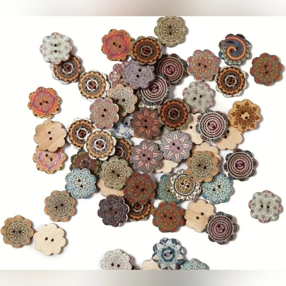 🍒NEW 50 PIECE WOODEN BUTTONS - Picture 5 of 7